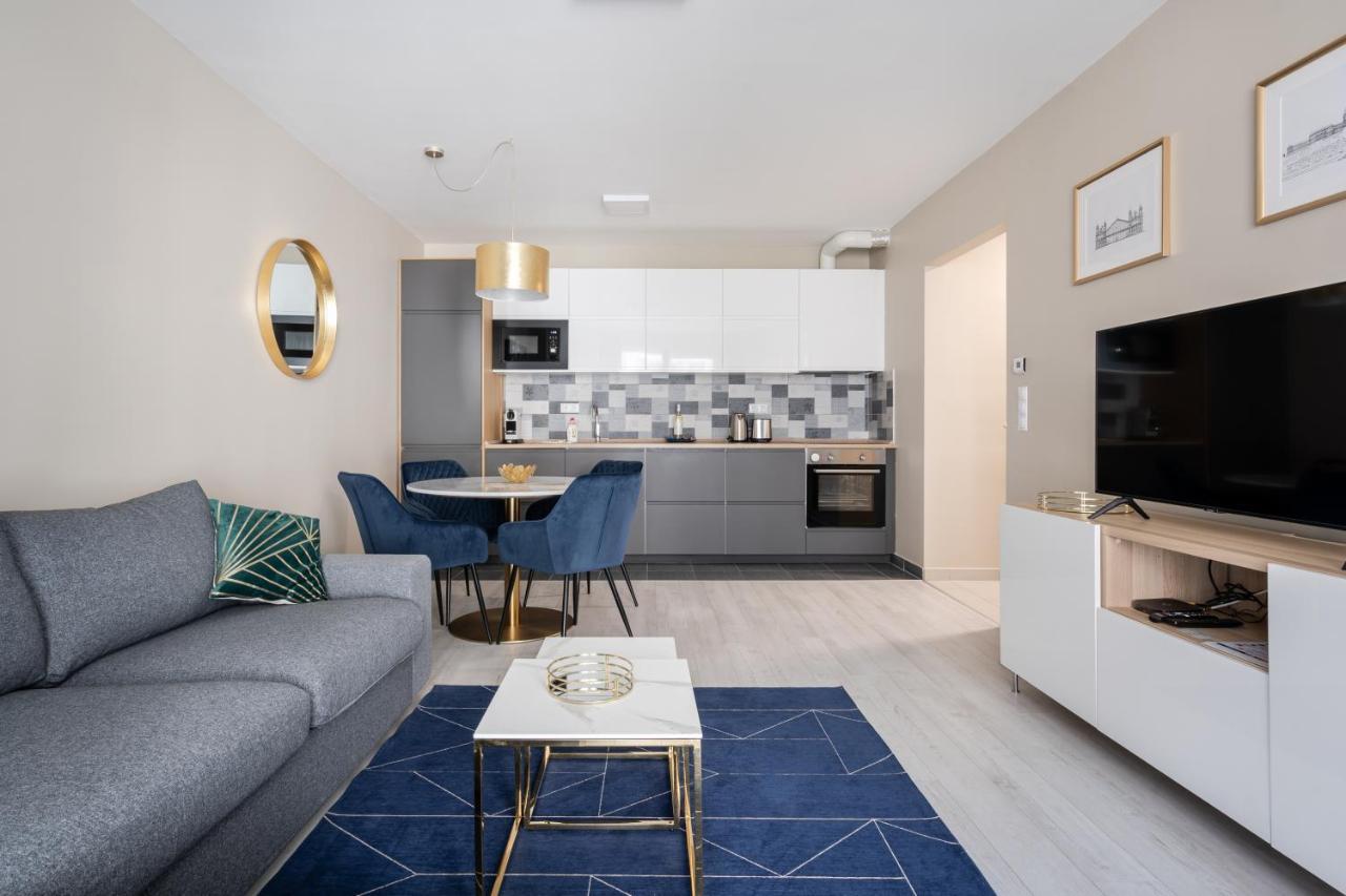 Navy Angel Apartment With Balcony ブダペスト エクステリア 写真
