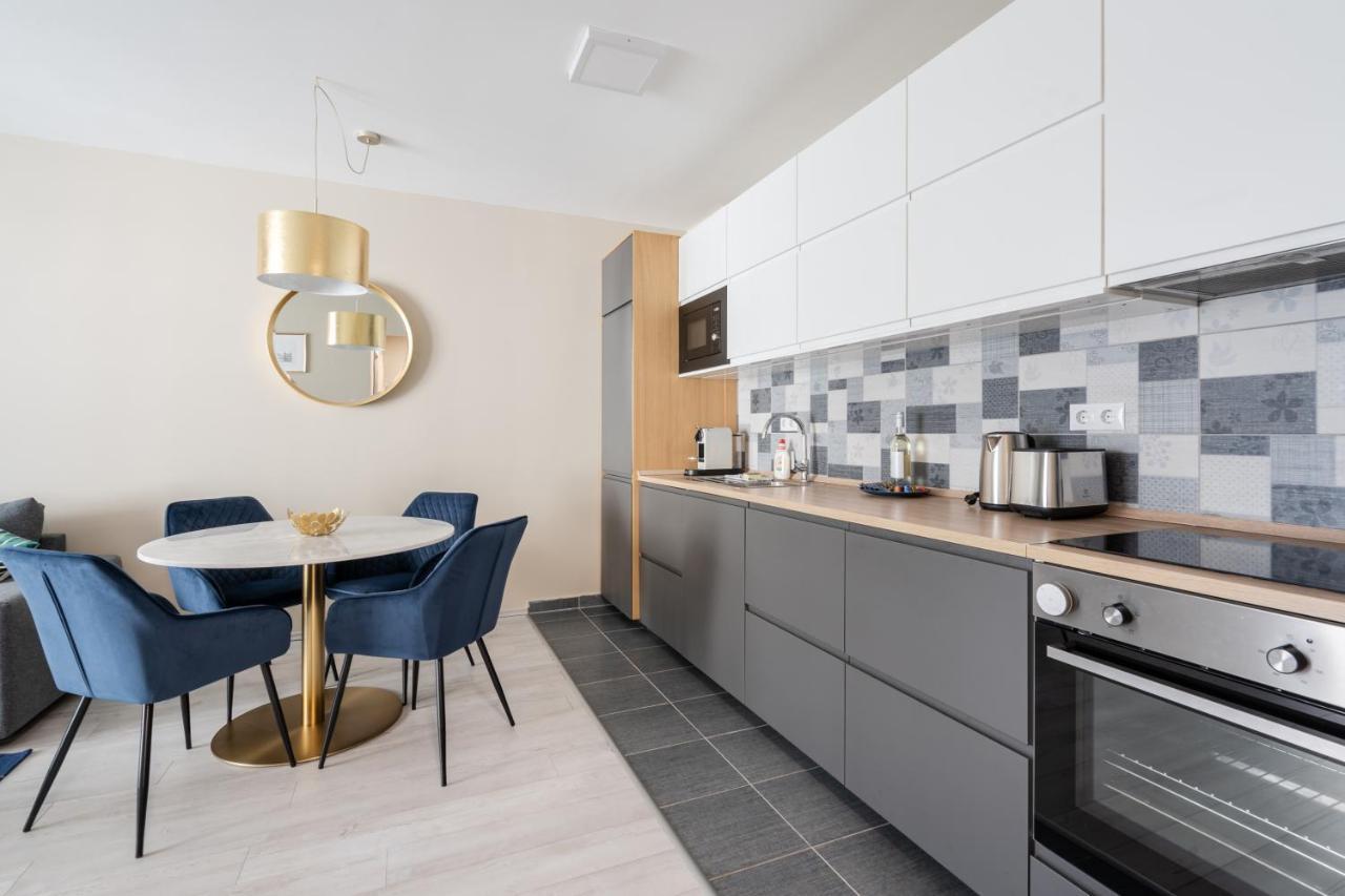 Navy Angel Apartment With Balcony ブダペスト エクステリア 写真