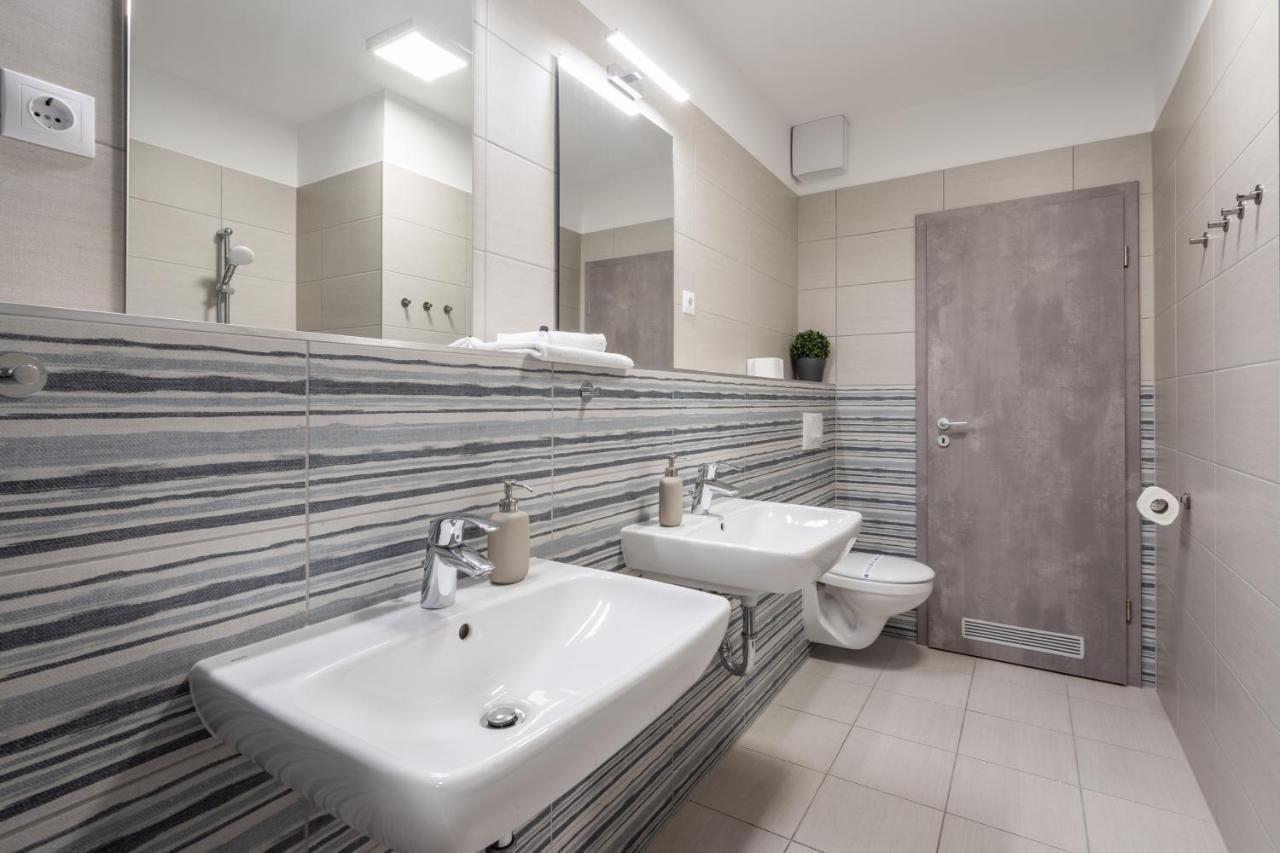 Navy Angel Apartment With Balcony ブダペスト エクステリア 写真